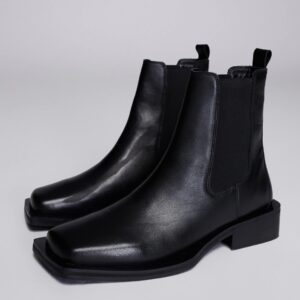 Black Chelsea boot