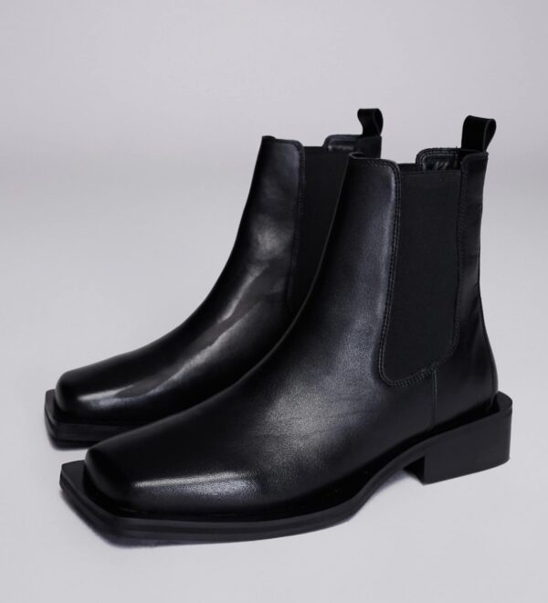 Black Chelsea boot